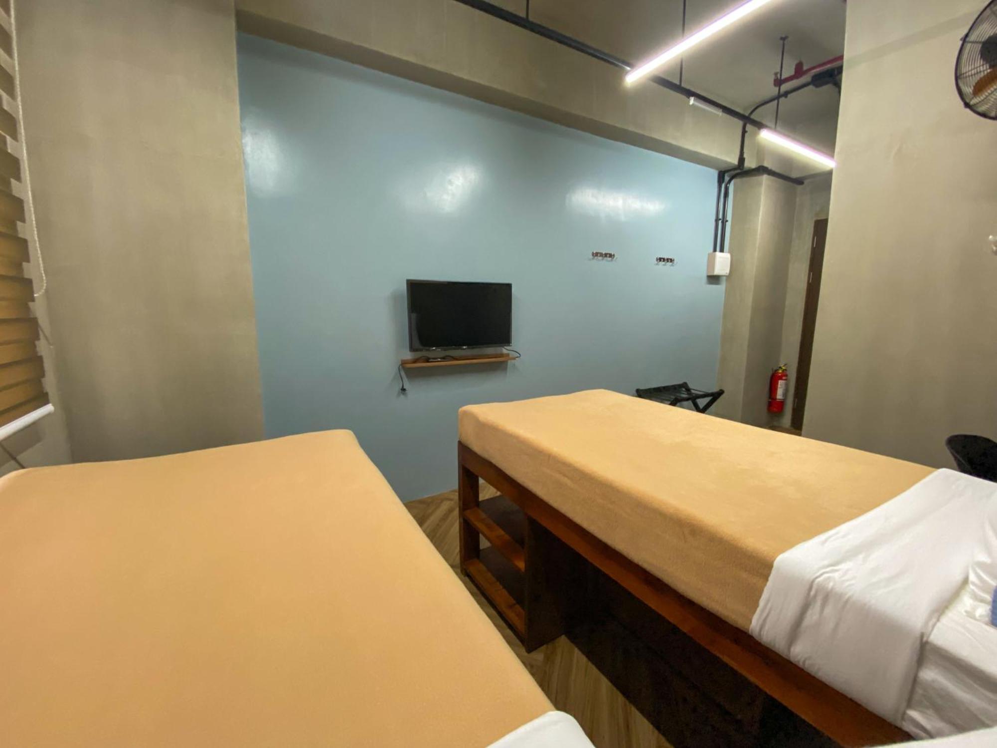 217 Bonifacio Residences Baguio City Номер фото